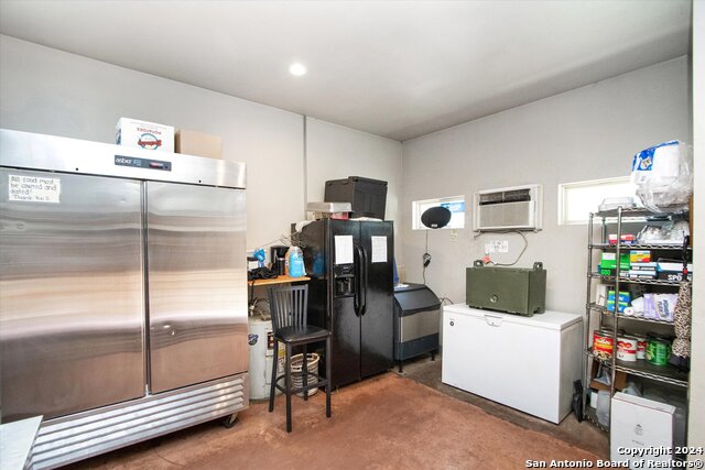 Listing photo id 9 for 3710 Waterwood Pass Dr