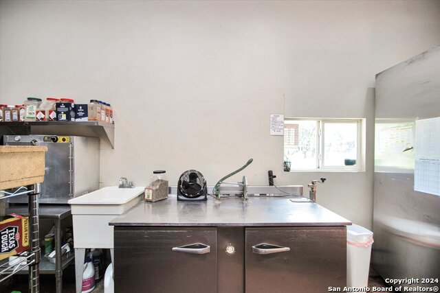 Listing photo id 12 for 3710 Waterwood Pass Dr