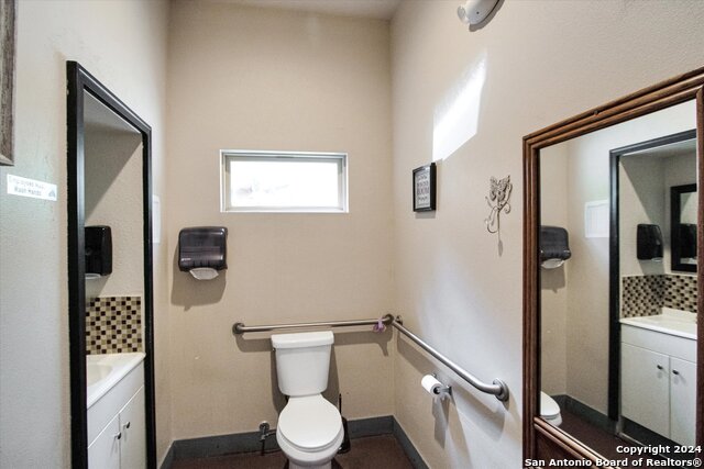 Listing photo id 20 for 3710 Waterwood Pass Dr