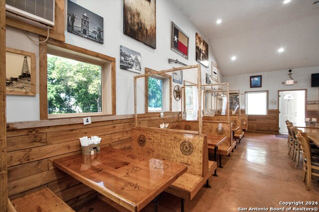 Listing photo id 7 for 3710 Waterwood Pass Dr
