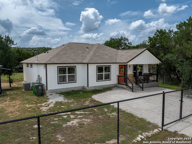 Details for 1056 Greenbriar, Canyon Lake, TX 78133