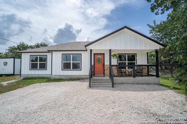 Image 2 of 27 For 1056 Greenbriar