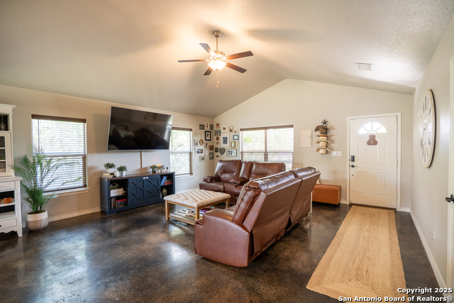 Image 4 of 27 For 1056 Greenbriar