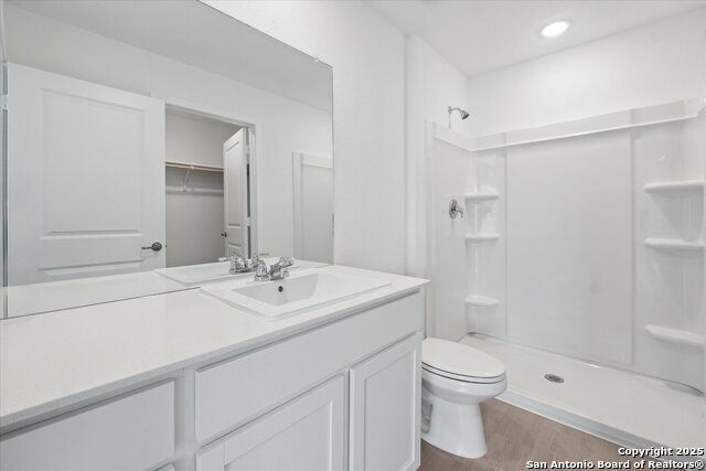 Listing photo id 24 for 13466 Furyk Dr