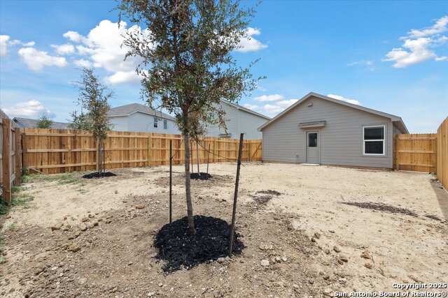 Listing photo id 27 for 13466 Furyk Dr