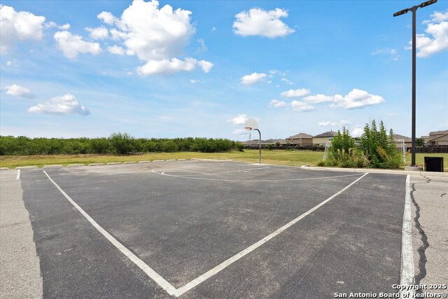Listing photo id 30 for 13466 Furyk Dr
