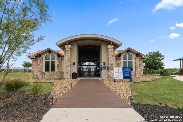Listing photo id 32 for 13466 Furyk Dr