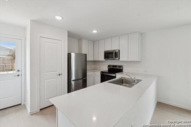 Listing photo id 7 for 13466 Furyk Dr