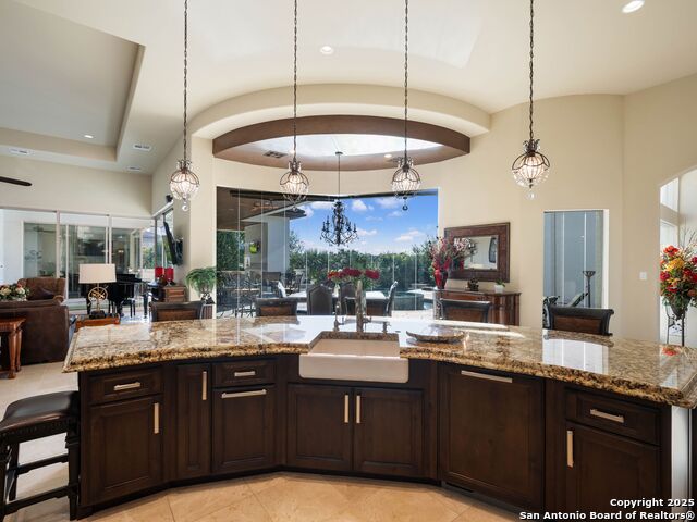 Listing photo id 14 for 131 Champions Bend