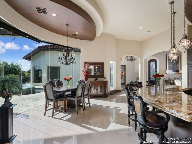 Listing photo id 15 for 131 Champions Bend