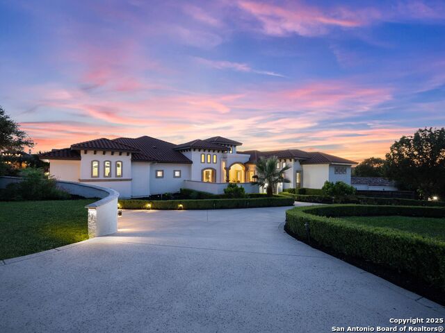 Listing photo id 0 for 131 Champions Bend