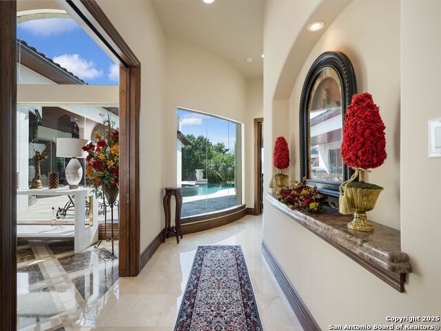 Listing photo id 21 for 131 Champions Bend