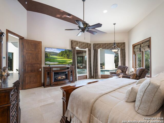 Listing photo id 23 for 131 Champions Bend