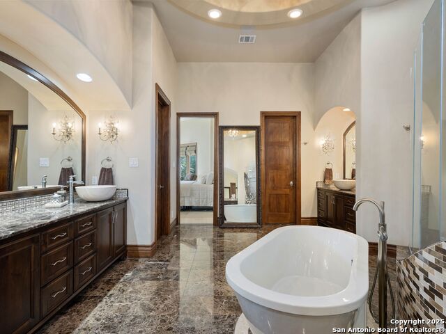 Listing photo id 27 for 131 Champions Bend