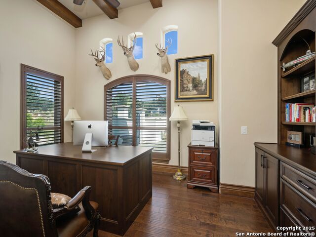 Listing photo id 30 for 131 Champions Bend