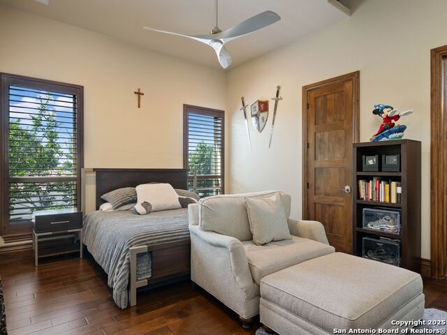 Listing photo id 31 for 131 Champions Bend