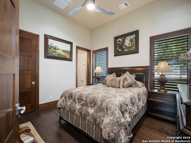 Listing photo id 35 for 131 Champions Bend