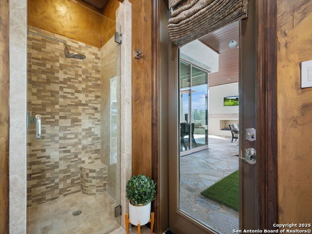 Listing photo id 40 for 131 Champions Bend