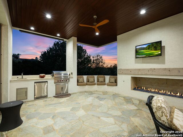 Listing photo id 46 for 131 Champions Bend