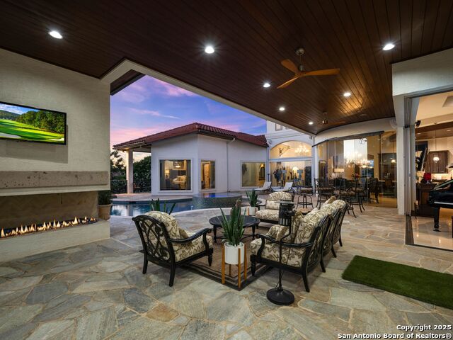 Listing photo id 49 for 131 Champions Bend