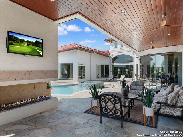 Listing photo id 56 for 131 Champions Bend
