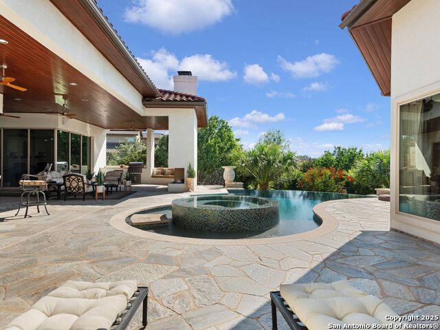 Listing photo id 58 for 131 Champions Bend