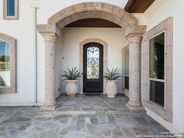 Listing photo id 5 for 131 Champions Bend