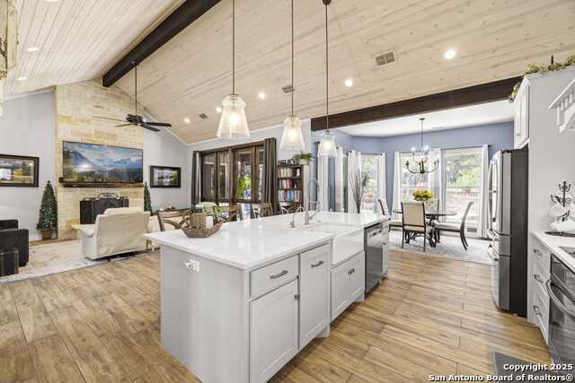 Image 11 of 60 For 522 San Juan S