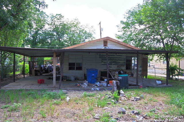 Listing photo id 0 for 2131 Athel Ave.