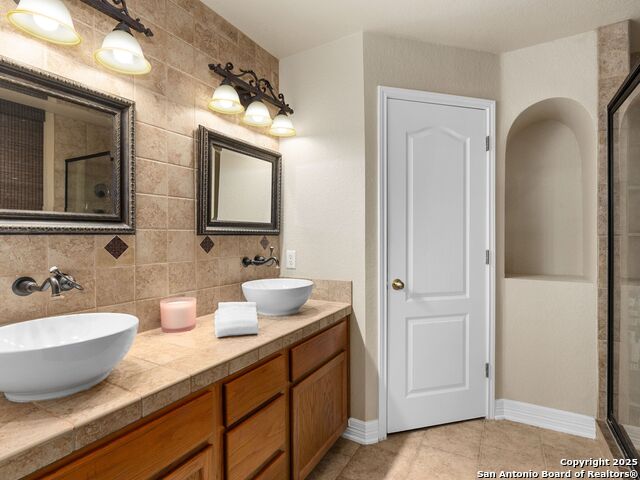 Image 19 of 29 For 103 Surrey Dr