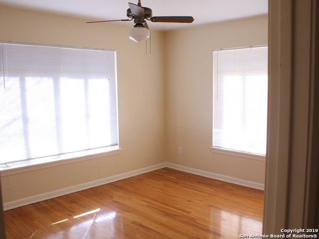 Listing photo id 9 for 1027 Shook Ave