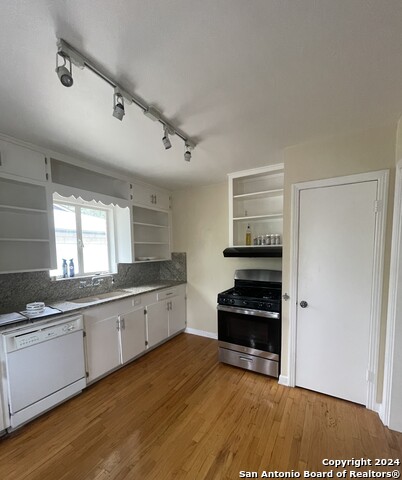 Listing photo id 3 for 1027 Shook Ave