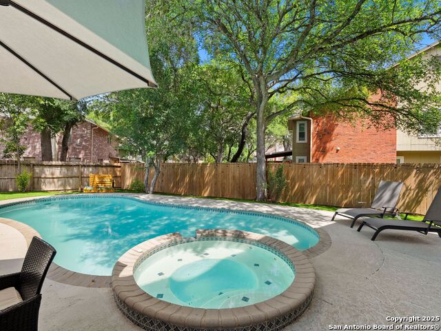 Image 42 of 50 For 16430 Bulverde Pt