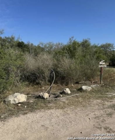 Listing photo id 15 for 0000 Rocksprings