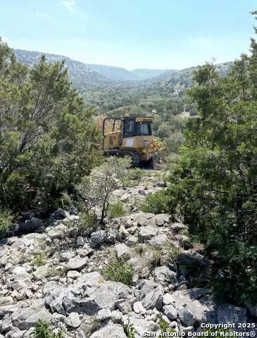 Listing photo id 0 for 0000 Rocksprings
