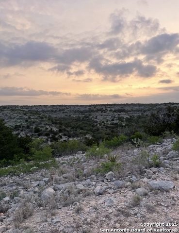 Listing photo id 2 for 0000 Rocksprings