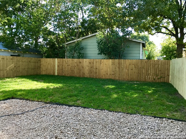 Image 5 of 18 For 114 Oleander St
