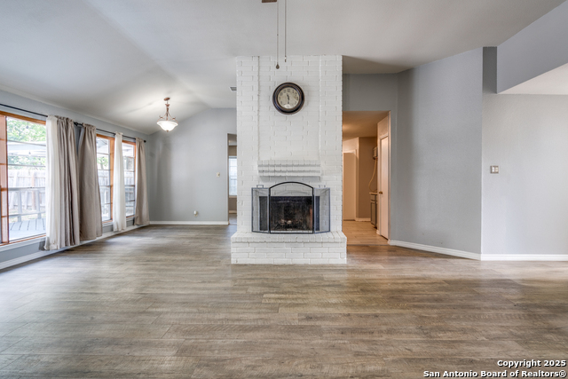 Image 9 of 33 For 8009 Forest Ash