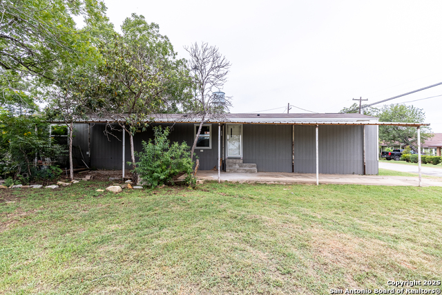 Details for 1114 Standish, Floresville, TX 78114