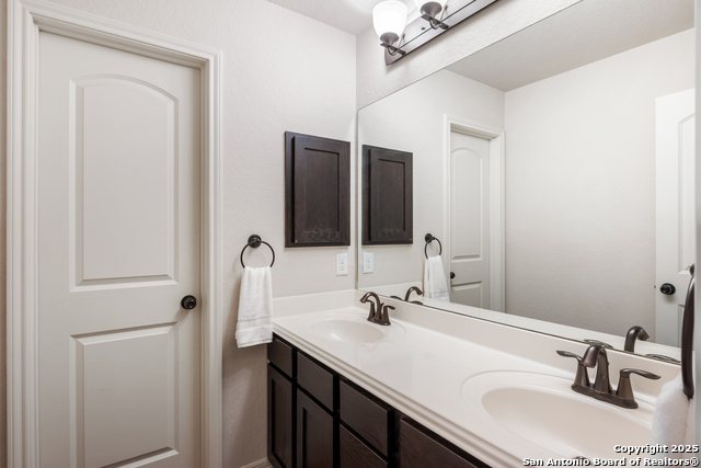 Listing photo id 24 for 7811 Winecup