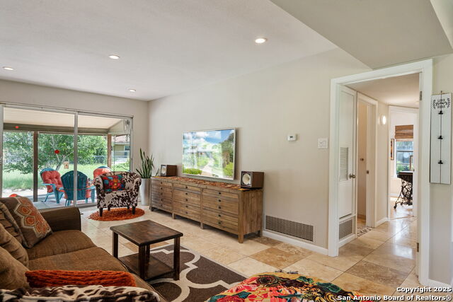 Image 9 of 27 For 1139 Lockhill Selma