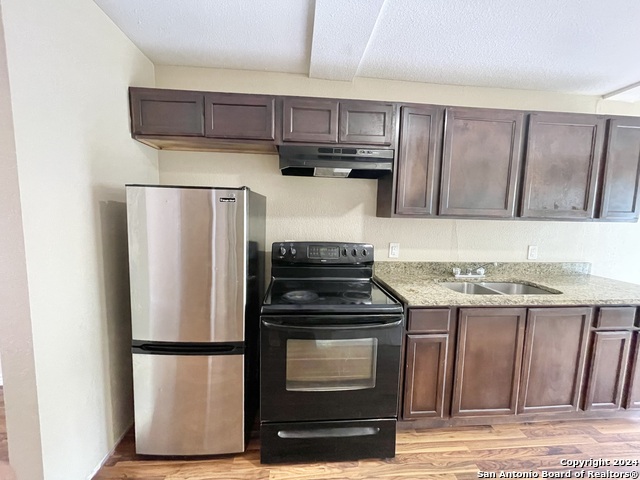 Image 3 of 12 For 1033 Rivas St  201
