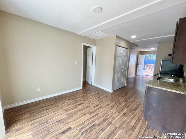 Image 5 of 12 For 1033 Rivas St  201