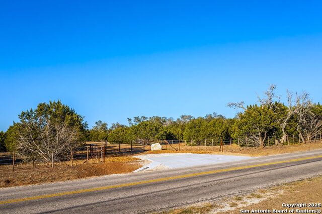 Image 6 of 25 For 116 Majestic Oaks Drive