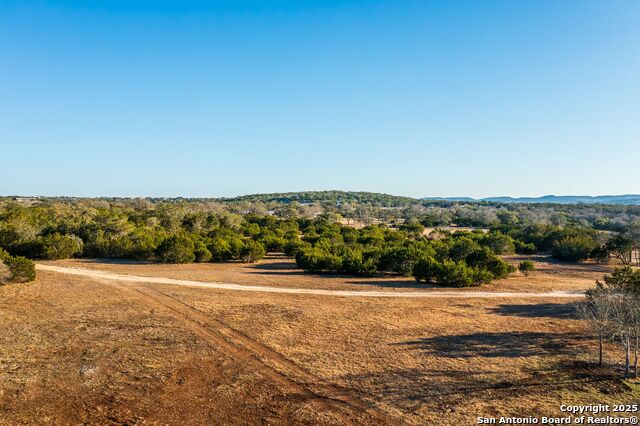 Image 9 of 25 For 116 Majestic Oaks Drive
