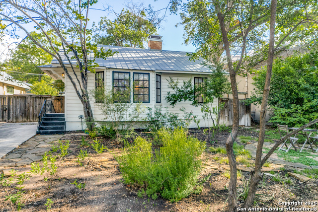 Details for 221 Redwood  , Alamo Heights, TX 78209