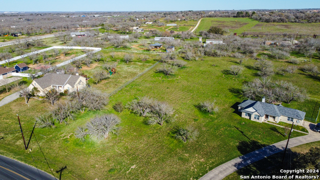 Image 4 of 19 For 21916 Savannah Heights