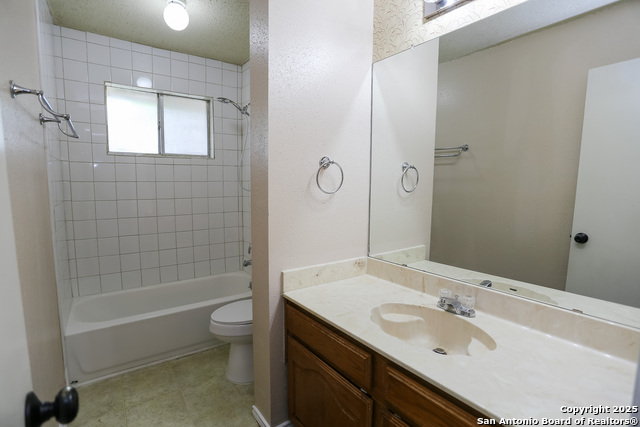 Image 18 of 22 For 9515 Woodland Hills