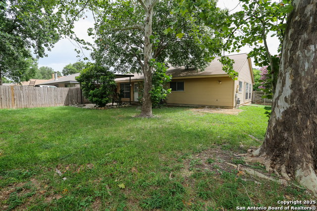 Image 21 of 22 For 9515 Woodland Hills