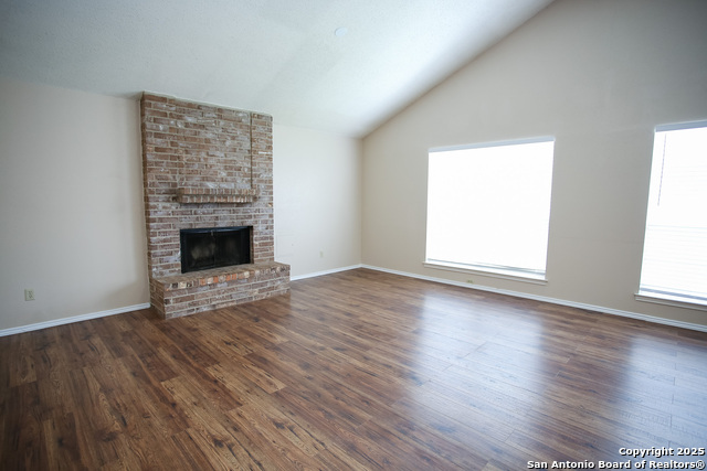 Image 5 of 22 For 9515 Woodland Hills